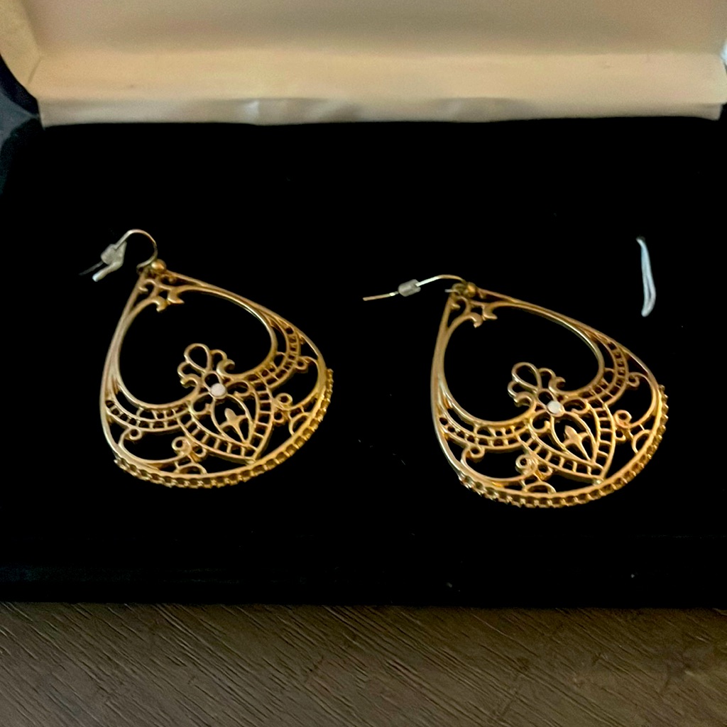 Ny&C Goldtone Filagree Earrings